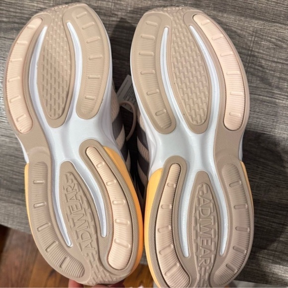 Adidas NWT Womens Alphabounce+ coral Sneakers Size 11 - Picture 6 of 8